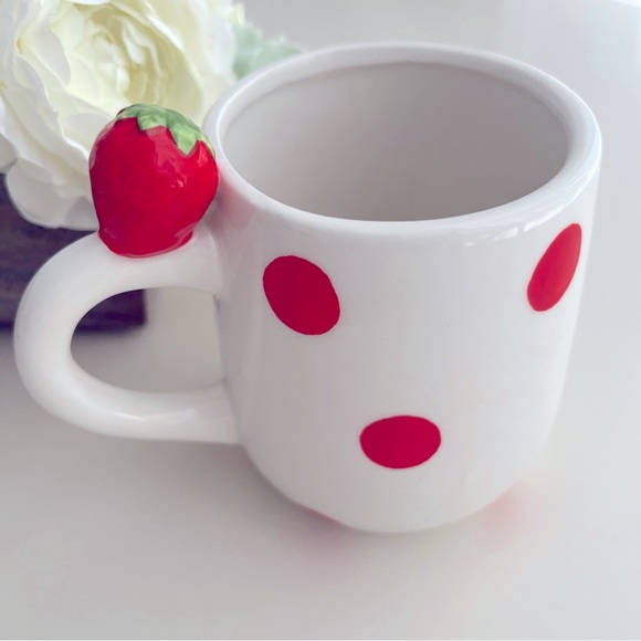 🖤STRAWBERRY MUG - Picture 4 of 9